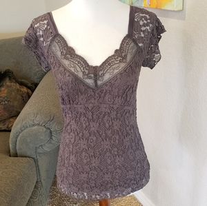 Cabi Lace Shorter Sleeve Stretchy top